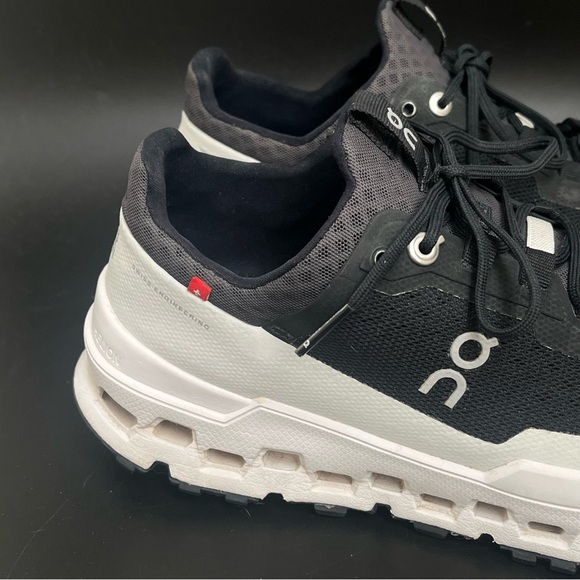 On Cloud Cloud Ultra Trail Running Shoes Womens Sz 7.5 Black & White - Picture 7 of 14